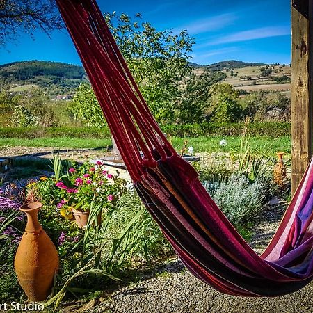 Cob Camp Bed & Breakfast Dŭbravite Dış mekan fotoğraf