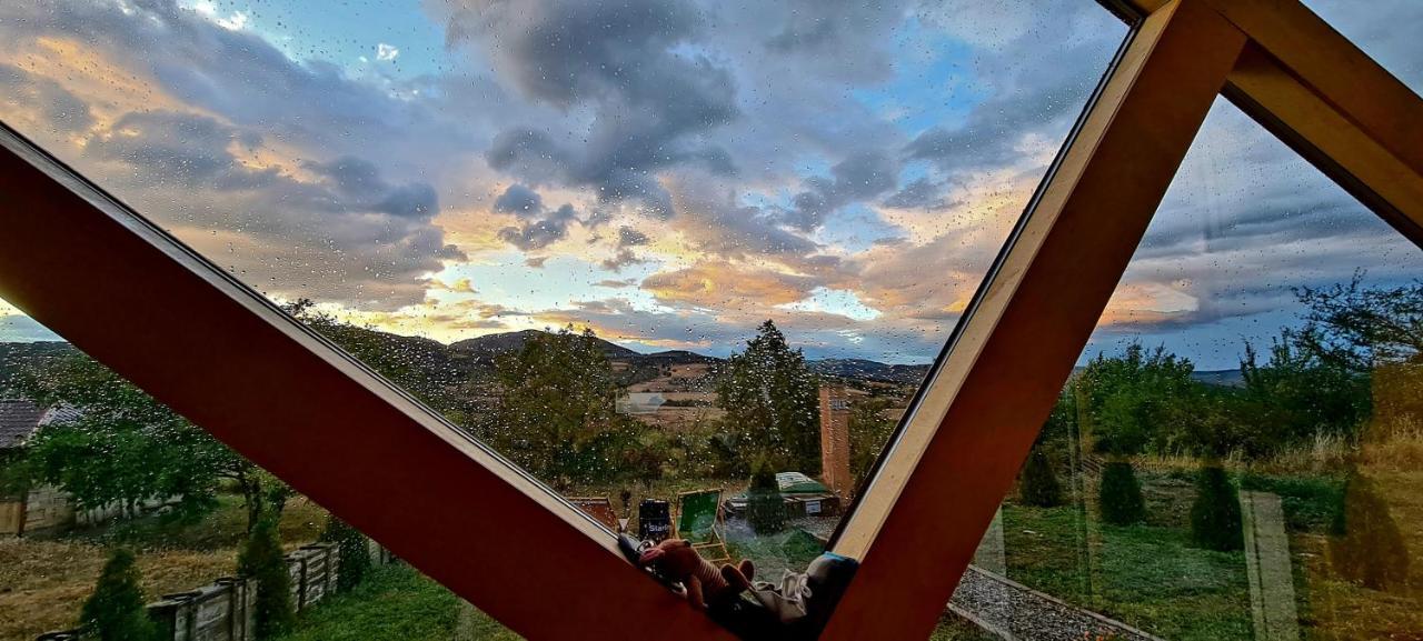 Cob Camp Bed & Breakfast Dŭbravite Dış mekan fotoğraf